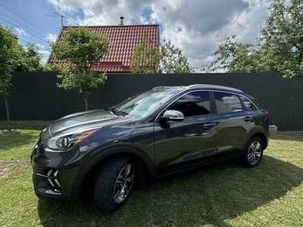 Серый Киа Niro, объемом двигателя 1.6 л и пробегом 20 тыс. км за 26000 $, фото 1 на Automoto.ua
