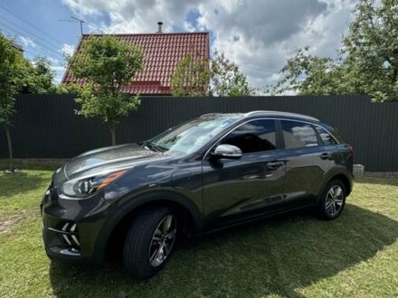 Серый Киа Niro, объемом двигателя 1.6 л и пробегом 20 тыс. км за 26000 $, фото 1 на Automoto.ua