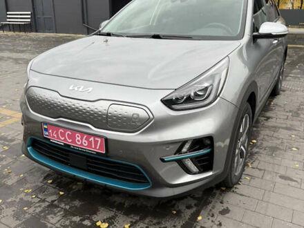 Киа Niro 2022 в Львове на Automoto.ua Серый Киа Niro, объемом двигателя 0 л и пробегом 37 тыс. км за 24400 $, фото 1 на Automoto.ua