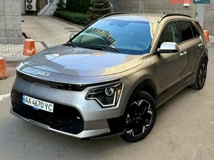 Серый Киа Niro, объемом двигателя 0 л и пробегом 105 тыс. км за 18600 $, фото 1 на Automoto.ua
