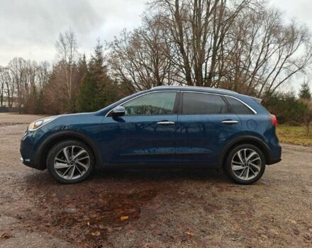 Синий Киа Niro, объемом двигателя 1.6 л и пробегом 120 тыс. км за 11300 $, фото 2 на Automoto.ua