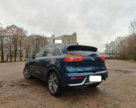 Синий Киа Niro, объемом двигателя 1.6 л и пробегом 120 тыс. км за 11300 $, фото 3 на Automoto.ua