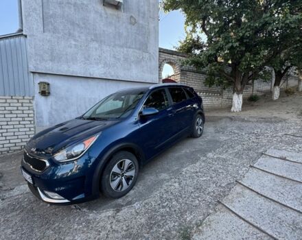 Синий Киа Niro, объемом двигателя 1.6 л и пробегом 162 тыс. км за 14999 $, фото 1 на Automoto.ua