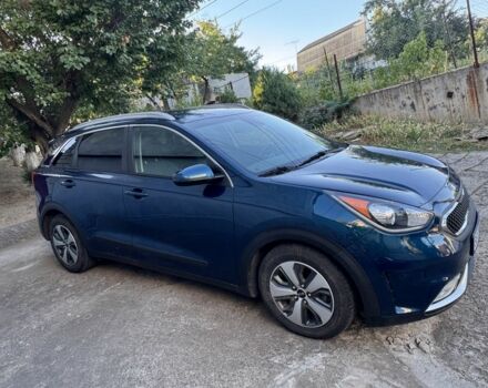Синий Киа Niro, объемом двигателя 1.6 л и пробегом 162 тыс. км за 14999 $, фото 2 на Automoto.ua