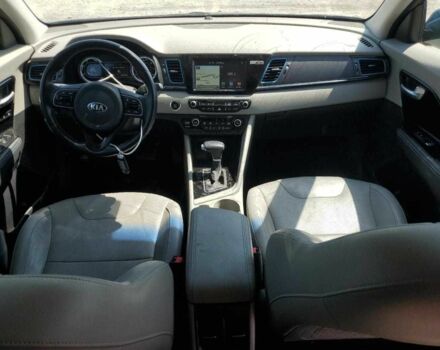 Синій Кіа Niro, об'ємом двигуна 1.6 л та пробігом 170 тис. км за 2700 $, фото 7 на Automoto.ua