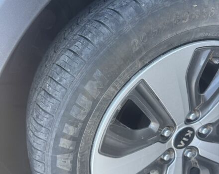 Синий Киа Niro, объемом двигателя 1.6 л и пробегом 162 тыс. км за 14999 $, фото 5 на Automoto.ua