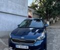 Синий Киа Niro, объемом двигателя 1.6 л и пробегом 162 тыс. км за 14999 $, фото 1 на Automoto.ua