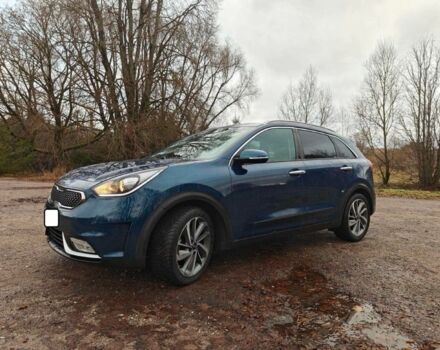 Синий Киа Niro, объемом двигателя 1.6 л и пробегом 120 тыс. км за 11300 $, фото 1 на Automoto.ua