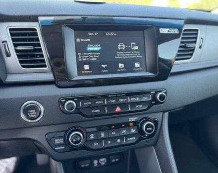 Синій Кіа Niro, об'ємом двигуна 1.6 л та пробігом 49 тис. км за 3500 $, фото 8 на Automoto.ua