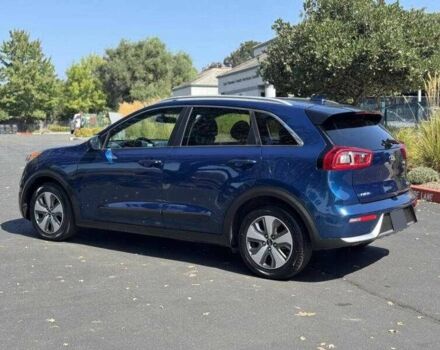 Синій Кіа Niro, об'ємом двигуна 1.6 л та пробігом 49 тис. км за 3500 $, фото 1 на Automoto.ua