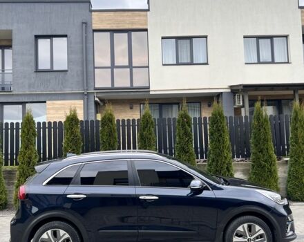 Синий Киа Niro, объемом двигателя 0 л и пробегом 65 тыс. км за 17999 $, фото 1 на Automoto.ua