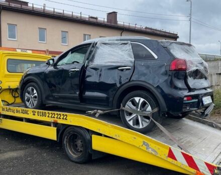Синій Кіа Niro, об'ємом двигуна 0 л та пробігом 65 тис. км за 8000 $, фото 8 на Automoto.ua