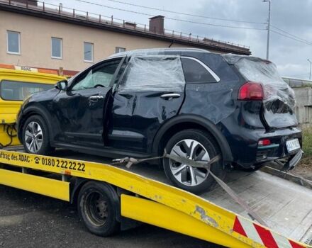 Синій Кіа Niro, об'ємом двигуна 0 л та пробігом 65 тис. км за 8000 $, фото 4 на Automoto.ua