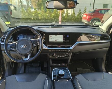 Синій Кіа Niro, об'ємом двигуна 0 л та пробігом 100 тис. км за 19300 $, фото 5 на Automoto.ua