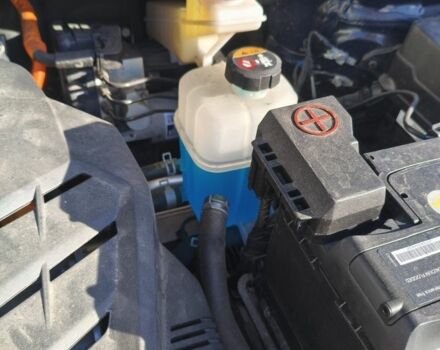 Синій Кіа Niro, об'ємом двигуна 0 л та пробігом 100 тис. км за 19300 $, фото 20 на Automoto.ua