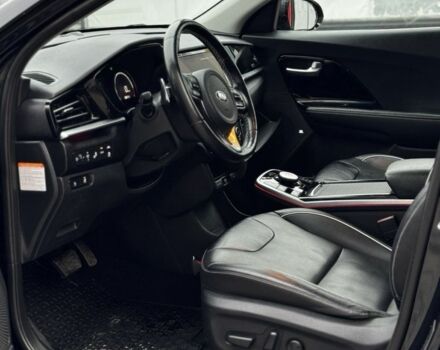 Синий Киа Niro, объемом двигателя 0 л и пробегом 93 тыс. км за 19999 $, фото 2 на Automoto.ua