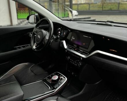 Синий Киа Niro, объемом двигателя 0 л и пробегом 93 тыс. км за 19999 $, фото 5 на Automoto.ua