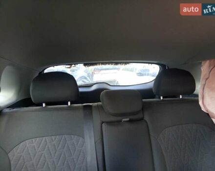 Синий Киа Niro, объемом двигателя 1.58 л и пробегом 155 тыс. км за 8200 $, фото 12 на Automoto.ua
