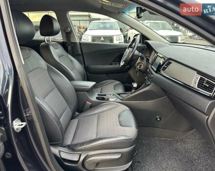 Синий Киа Niro, объемом двигателя 1.58 л и пробегом 119 тыс. км за 18300 $, фото 31 на Automoto.ua