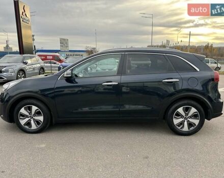 Синий Киа Niro, объемом двигателя 1.58 л и пробегом 119 тыс. км за 18300 $, фото 4 на Automoto.ua