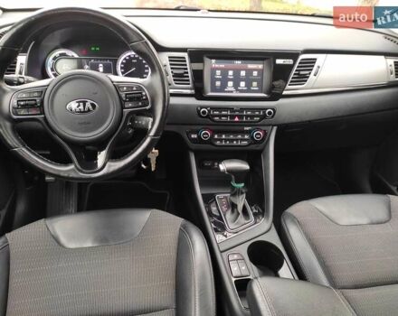 Синий Киа Niro, объемом двигателя 1.58 л и пробегом 219 тыс. км за 16200 $, фото 21 на Automoto.ua