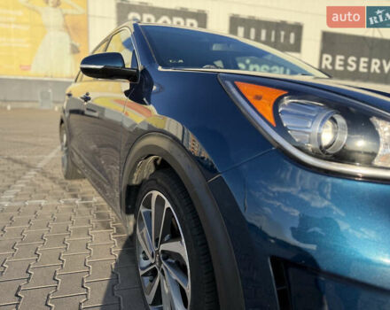 Синий Киа Niro, объемом двигателя 1.59 л и пробегом 114 тыс. км за 19000 $, фото 2 на Automoto.ua