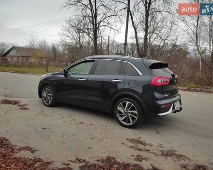 Синий Киа Niro, объемом двигателя 1.58 л и пробегом 219 тыс. км за 16200 $, фото 2 на Automoto.ua
