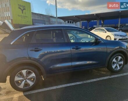 Синій Кіа Niro, об'ємом двигуна 1.58 л та пробігом 146 тис. км за 14700 $, фото 7 на Automoto.ua