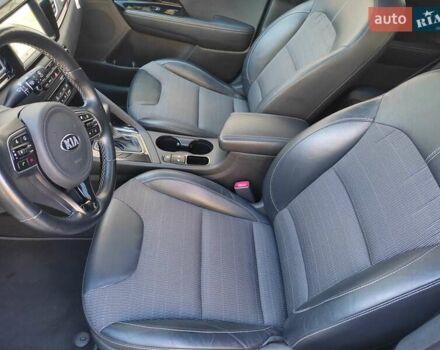 Синий Киа Niro, объемом двигателя 1.58 л и пробегом 187 тыс. км за 16650 $, фото 15 на Automoto.ua