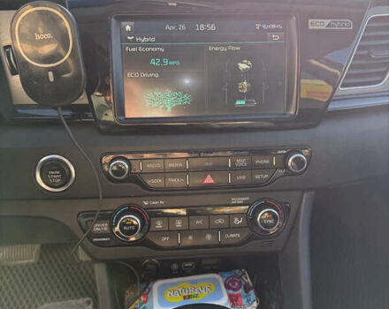 Синий Киа Niro, объемом двигателя 1.59 л и пробегом 114 тыс. км за 19000 $, фото 29 на Automoto.ua