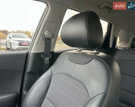 Синий Киа Niro, объемом двигателя 1.58 л и пробегом 119 тыс. км за 18300 $, фото 30 на Automoto.ua