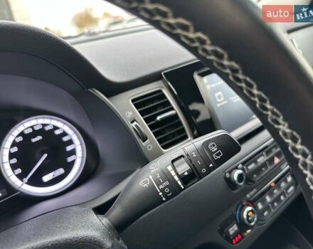 Синий Киа Niro, объемом двигателя 1.58 л и пробегом 119 тыс. км за 18300 $, фото 21 на Automoto.ua