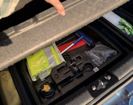 Синий Киа Niro, объемом двигателя 1.59 л и пробегом 114 тыс. км за 19000 $, фото 45 на Automoto.ua