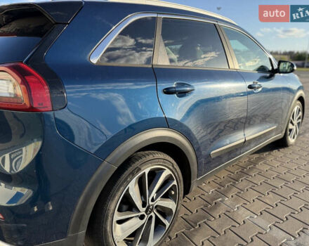 Синий Киа Niro, объемом двигателя 1.59 л и пробегом 114 тыс. км за 19000 $, фото 6 на Automoto.ua