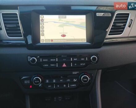 Синий Киа Niro, объемом двигателя 1.58 л и пробегом 187 тыс. км за 16650 $, фото 22 на Automoto.ua