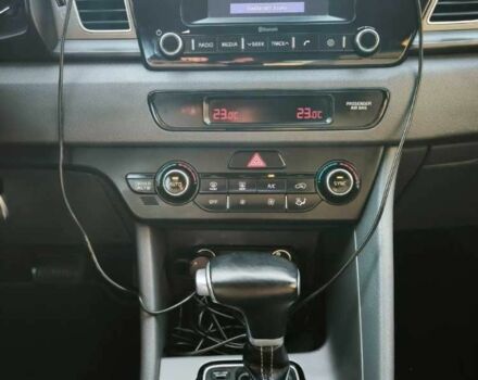 Синий Киа Niro, объемом двигателя 1.6 л и пробегом 156 тыс. км за 13979 $, фото 6 на Automoto.ua