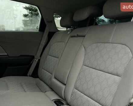 Синій Кіа Niro, об'ємом двигуна 1.58 л та пробігом 110 тис. км за 18300 $, фото 20 на Automoto.ua