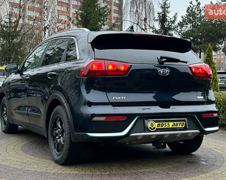 Синій Кіа Niro, об'ємом двигуна 1.58 л та пробігом 110 тис. км за 18300 $, фото 4 на Automoto.ua