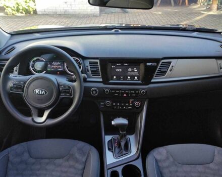 Синій Кіа Niro, об'ємом двигуна 1.6 л та пробігом 178 тис. км за 16800 $, фото 7 на Automoto.ua