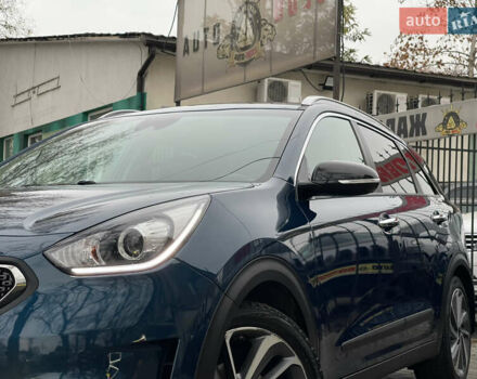 Синій Кіа Niro, об'ємом двигуна 1.58 л та пробігом 92 тис. км за 19800 $, фото 4 на Automoto.ua