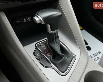 Синій Кіа Niro, об'ємом двигуна 1.58 л та пробігом 110 тис. км за 18300 $, фото 16 на Automoto.ua