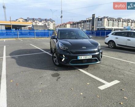 Синий Киа Niro, объемом двигателя 0 л и пробегом 128 тыс. км за 19300 $, фото 3 на Automoto.ua