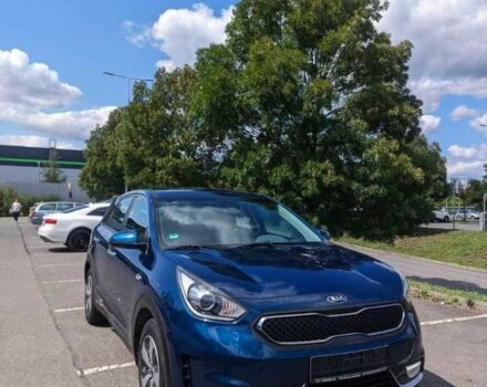 Синий Киа Niro, объемом двигателя 1.6 л и пробегом 156 тыс. км за 13979 $, фото 1 на Automoto.ua