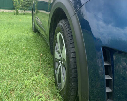 Синий Киа Niro, объемом двигателя 1.58 л и пробегом 125 тыс. км за 14500 $, фото 9 на Automoto.ua