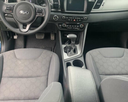 Синий Киа Niro, объемом двигателя 1.58 л и пробегом 125 тыс. км за 14500 $, фото 11 на Automoto.ua