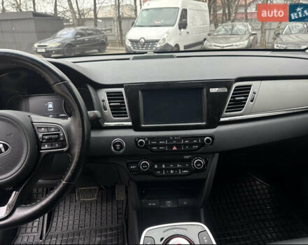 Синій Кіа Niro, об'ємом двигуна 0 л та пробігом 83 тис. км за 18700 $, фото 21 на Automoto.ua