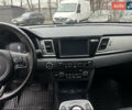 Синій Кіа Niro, об'ємом двигуна 0 л та пробігом 83 тис. км за 18700 $, фото 21 на Automoto.ua