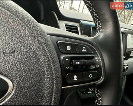 Синій Кіа Niro, об'ємом двигуна 0 л та пробігом 83 тис. км за 18700 $, фото 24 на Automoto.ua
