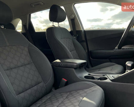 Синий Киа Niro, объемом двигателя 1.58 л и пробегом 91 тыс. км за 17650 $, фото 17 на Automoto.ua