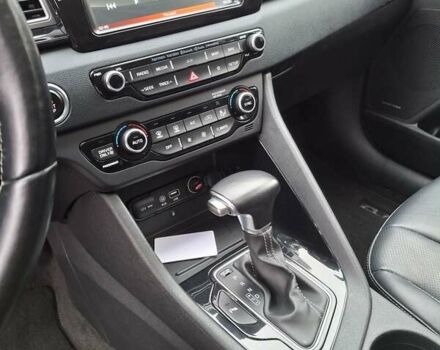 Синій Кіа Niro, об'ємом двигуна 1.58 л та пробігом 67 тис. км за 17800 $, фото 16 на Automoto.ua